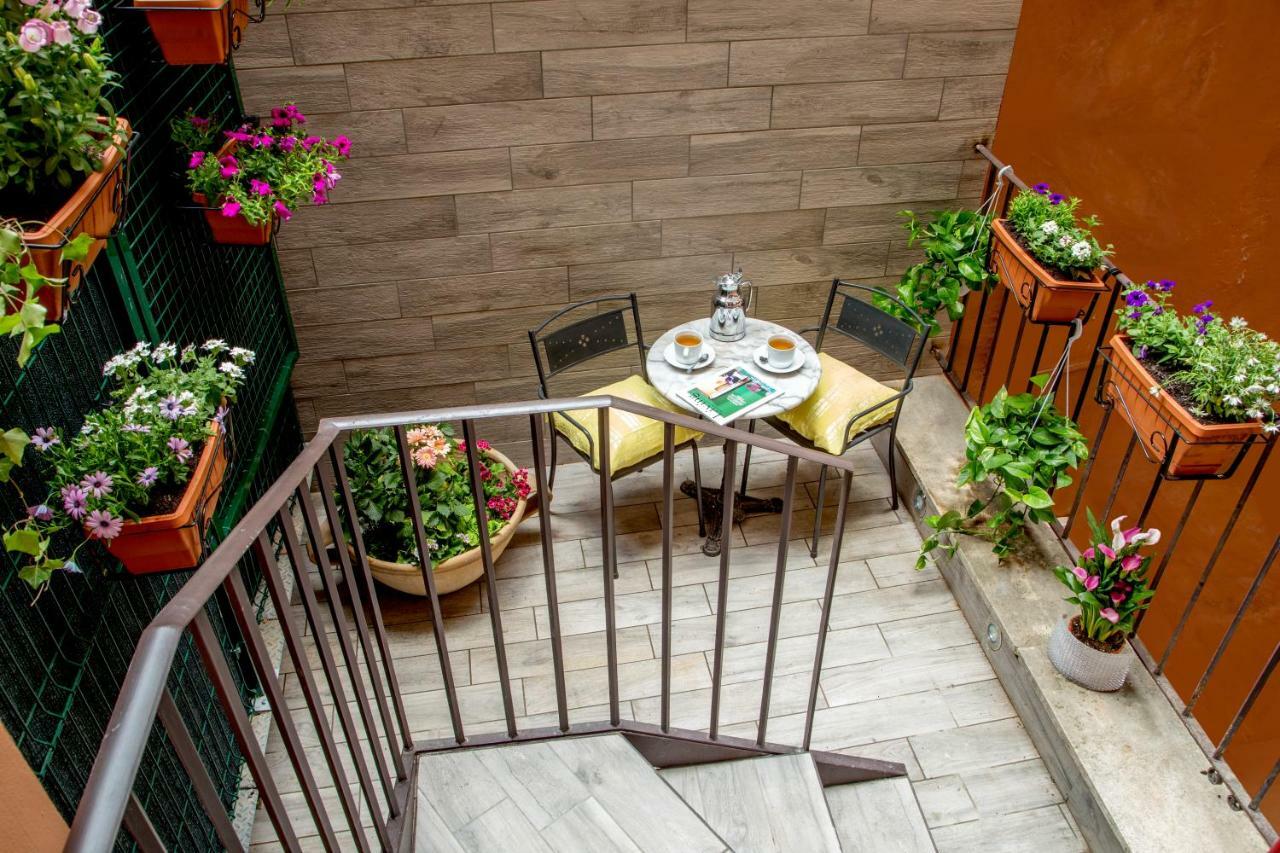 Gcf Luxury Suites, Guest House Rom Exteriör bild